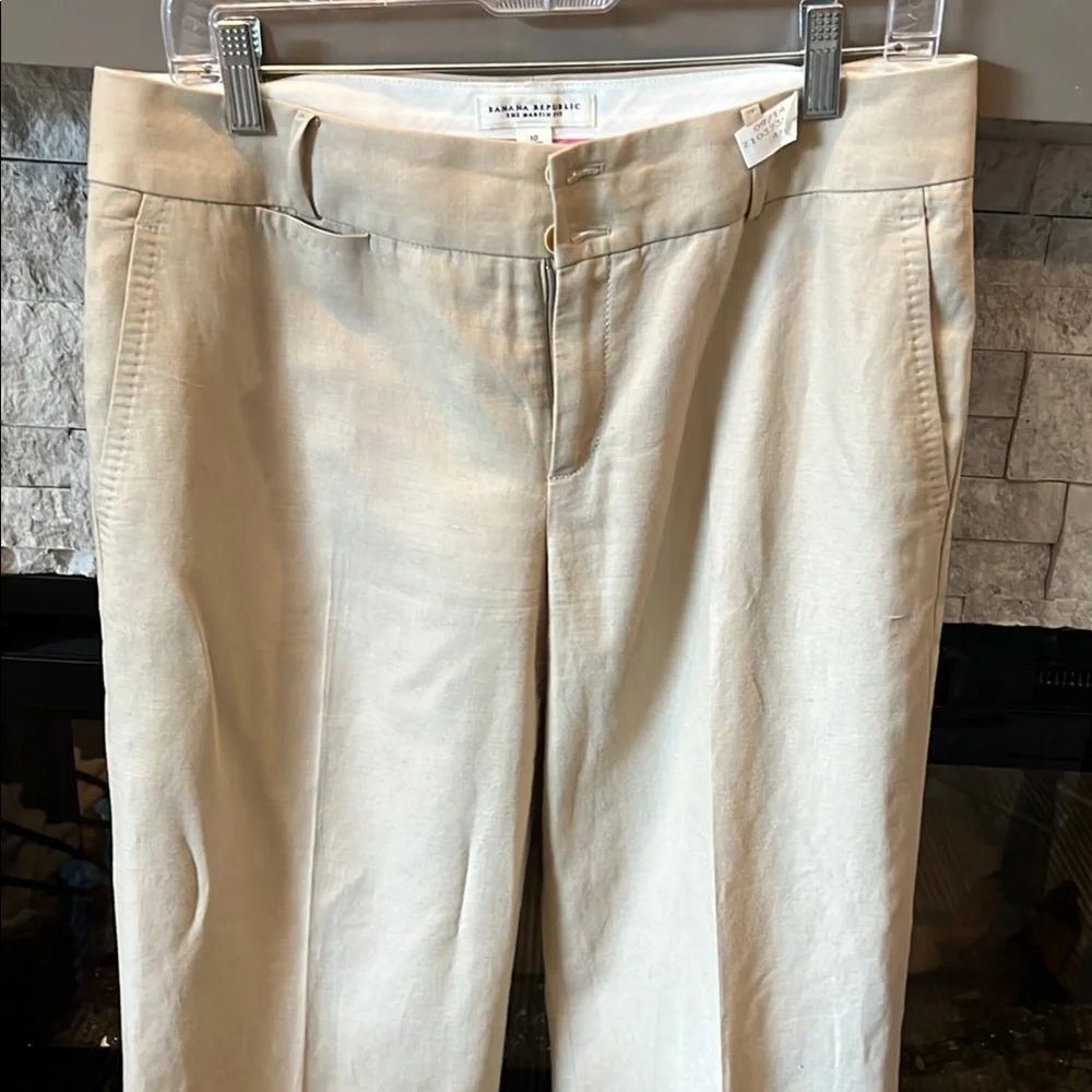 Banana Republic women's Light Tan linen blend straight leg pants size 10